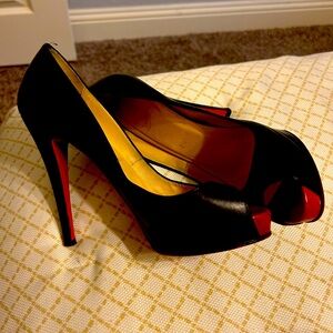 Christian louboutin perp toes with red